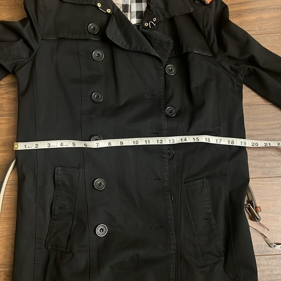 🧥 Classy Black Coat with faux leather and plaid interior - Picture 11 of 12